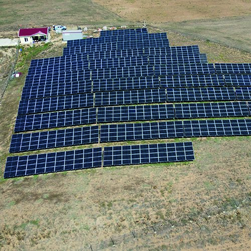 Hibrit depolamalı güneş enerjisi sistemi